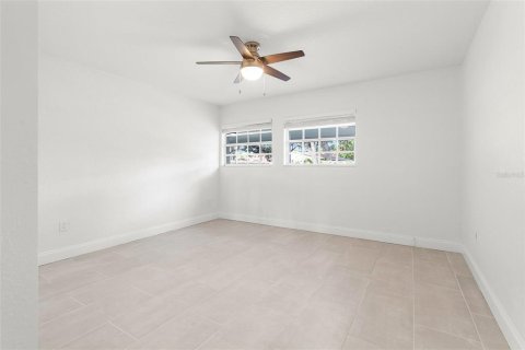 Villa ou maison à louer à Tampa, Floride: 4 chambres, 241.82 m2 № 2118253 - photo 29