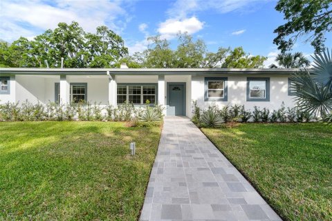 Villa ou maison à louer à Tampa, Floride: 4 chambres, 241.82 m2 № 2118253 - photo 3