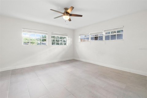 Villa ou maison à louer à Tampa, Floride: 4 chambres, 241.82 m2 № 2118253 - photo 27