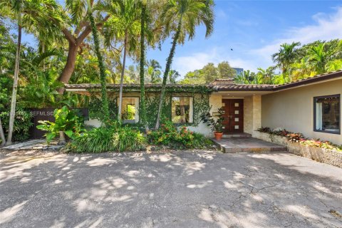 House in Miami, Florida 4 bedrooms, 263.56 sq.m. № 2065349