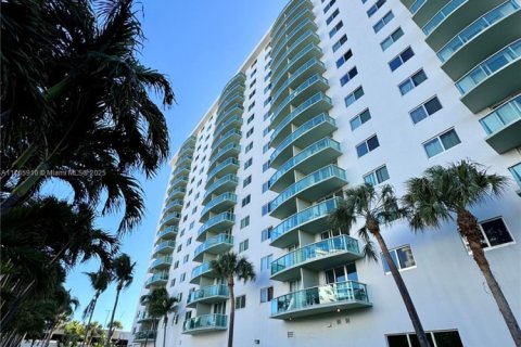 Copropriété à vendre à Sunny Isles Beach, Floride: 1 chambre, 93.37 m2 № 2049934 - photo 5