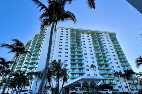 Copropriété à vendre à Sunny Isles Beach, Floride: 1 chambre, 93.37 m2 № 2049934 - photo 4