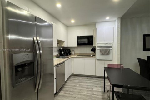 Copropriété à vendre à Sunny Isles Beach, Floride: 1 chambre, 93.37 m2 № 2049934 - photo 14