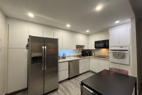 Copropriété à vendre à Sunny Isles Beach, Floride: 1 chambre, 93.37 m2 № 2049934 - photo 13