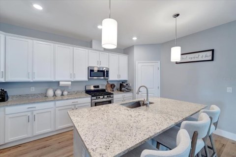 House in Bradenton, Florida 4 bedrooms, 188.78 sq.m. № 1836988 - photo 8