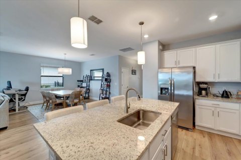 House in Bradenton, Florida 4 bedrooms, 188.78 sq.m. № 1836988 - photo 9