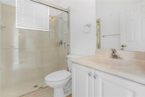House in Miramar, Florida 5 bedrooms, 274.15 sq.m. № 1937854 - photo 20
