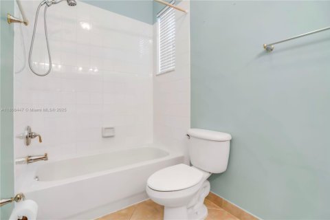 Casa en venta en Miramar, Florida, 5 dormitorios, 274.15 m2 № 1937854 - foto 17