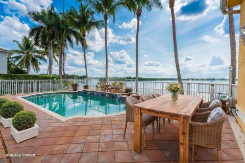 Villa ou maison à vendre à Miramar, Floride: 5 chambres, 274.15 m2 № 1937854 - photo 2