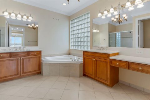 Villa ou maison à vendre à Miramar, Floride: 5 chambres, 274.15 m2 № 1937854 - photo 12