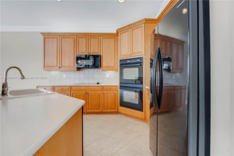 House in Miramar, Florida 5 bedrooms, 274.15 sq.m. № 1937854 - photo 27