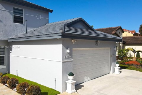 Villa ou maison à vendre à Hialeah, Floride: 3 chambres, 242.29 m2 № 2023765 - photo 4