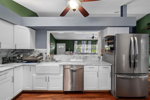 House in Clearwater, Florida 4 bedrooms, 208.75 sq.m. № 1794006 - photo 8