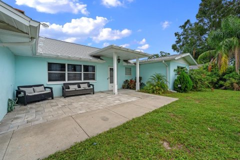 House in Clearwater, Florida 4 bedrooms, 208.75 sq.m. № 1794006 - photo 3