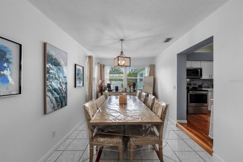 House in Clearwater, Florida 4 bedrooms, 208.75 sq.m. № 1794006 - photo 10