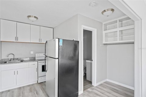 Propiedad comercial en venta en Treasure Island, Florida, 2 dormitorios, 159.23 m2 № 1906693 - foto 23