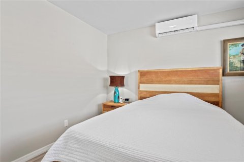 Propiedad comercial en venta en Treasure Island, Florida, 2 dormitorios, 159.23 m2 № 1906693 - foto 25