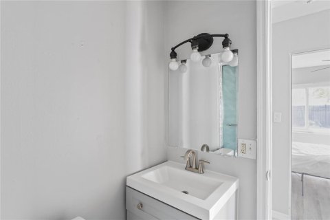 Propiedad comercial en venta en Treasure Island, Florida, 2 dormitorios, 159.23 m2 № 1906693 - foto 19