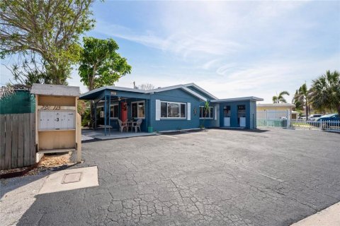 Propiedad comercial en venta en Treasure Island, Florida, 2 dormitorios, 159.23 m2 № 1906693 - foto 6