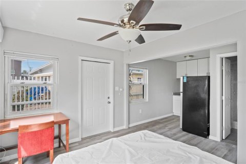 Propiedad comercial en venta en Treasure Island, Florida, 2 dormitorios, 159.23 m2 № 1906693 - foto 22