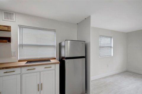Duplex in Tampa, Florida 11 bedrooms, 307.41 sq.m. № 1549096 - photo 20