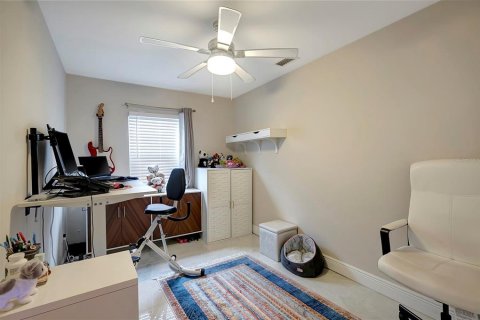 Duplex in Tampa, Florida 11 bedrooms, 307.41 sq.m. № 1549096 - photo 30