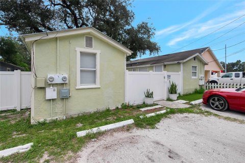 Duplex in Tampa, Florida 11 bedrooms, 307.41 sq.m. № 1549096 - photo 14