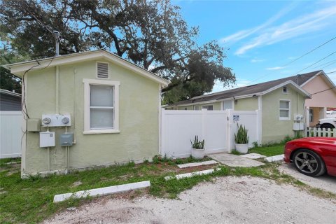 Duplex in Tampa, Florida 11 bedrooms, 307.41 sq.m. № 1549096 - photo 9
