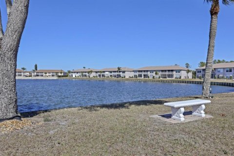 Copropriété à vendre à Lake Suzy, Floride: 2 chambres, 106.84 m2 № 2108874 - photo 10
