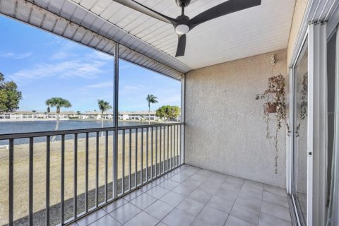 Copropriété à vendre à Lake Suzy, Floride: 2 chambres, 106.84 m2 № 2108874 - photo 8
