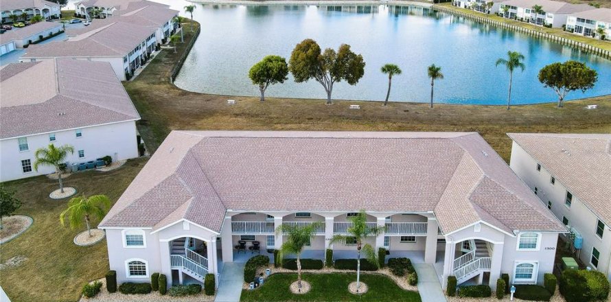 Condo à Lake Suzy, Floride, 2 chambres № 2108874