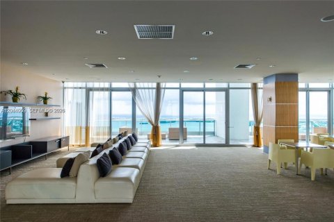 Condo in Miami, Florida, 1 bedroom № 2252391 - photo 29
