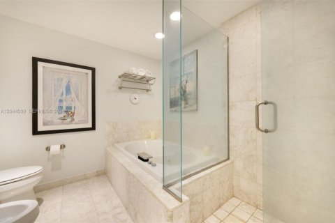 Condo in Miami, Florida, 1 bedroom № 2252391 - photo 10