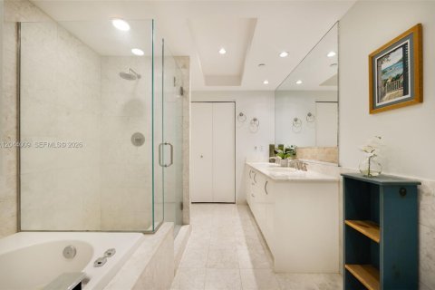 Condo in Miami, Florida, 1 bedroom № 2252391 - photo 13