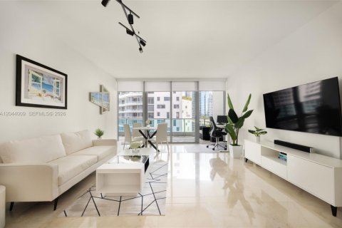 Condo in Miami, Florida, 1 bedroom № 2252391 - photo 3