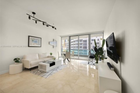 Condo in Miami, Florida, 1 bedroom № 2252391 - photo 16