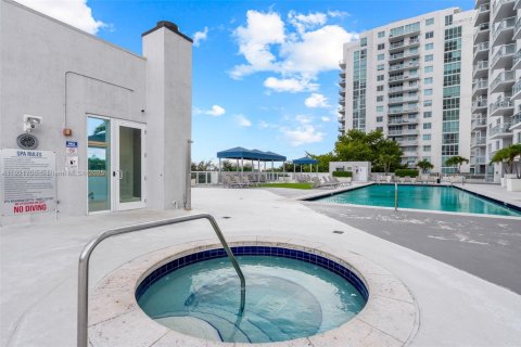 Condo in Miami, Florida, 1 bedroom  № 2018852 - photo 28