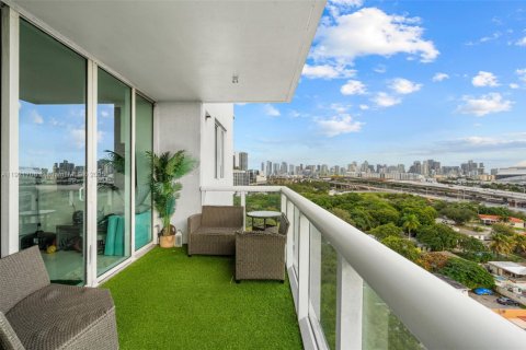 Condo in Miami, Florida, 1 bedroom  № 2018852 - photo 20