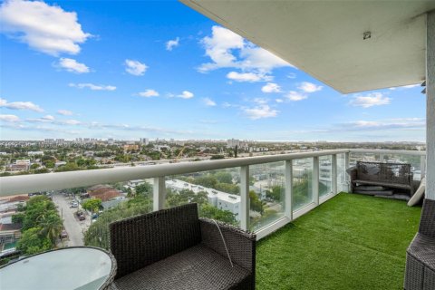 Condo in Miami, Florida, 1 bedroom  № 2018852 - photo 23