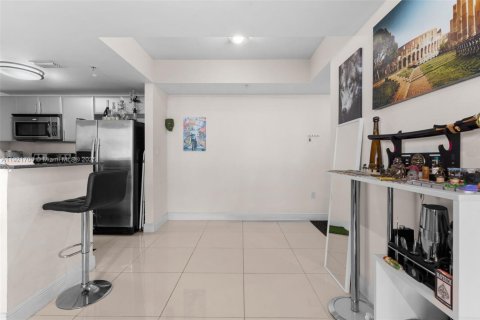 Condo in Miami, Florida, 1 bedroom  № 2018852 - photo 8