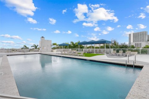 Condo in Miami, Florida, 1 bedroom  № 2018852 - photo 27