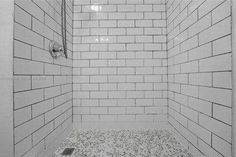 Villa ou maison à louer à Hollywood, Floride: 3 chambres, 133.31 m2 № 1995868 - photo 18