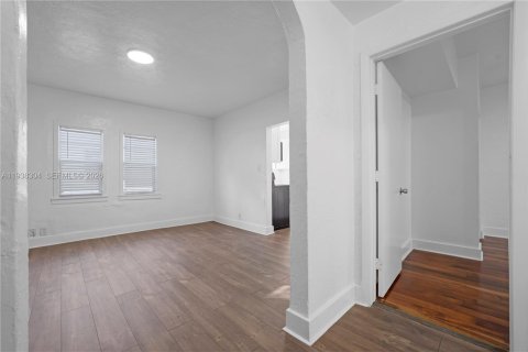 Villa ou maison à louer à Hollywood, Floride: 3 chambres, 133.31 m2 № 1995868 - photo 19