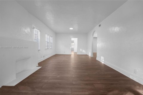 Villa ou maison à louer à Hollywood, Floride: 3 chambres, 133.31 m2 № 1995868 - photo 27