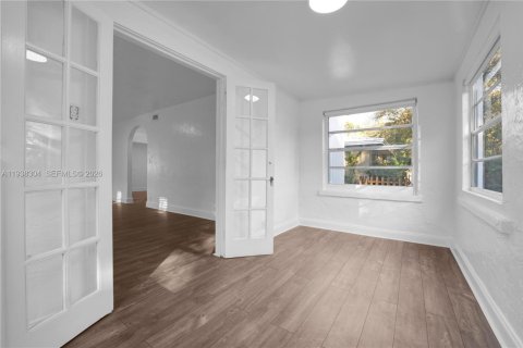 Villa ou maison à louer à Hollywood, Floride: 3 chambres, 133.31 m2 № 1995868 - photo 21