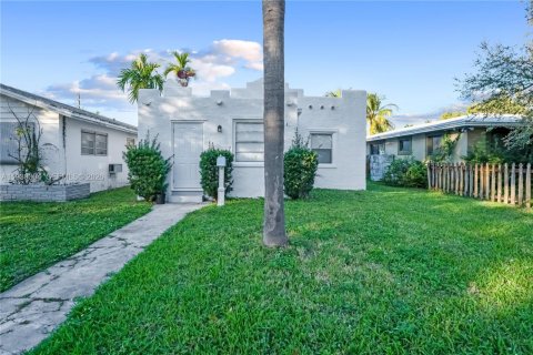Villa ou maison à louer à Hollywood, Floride: 3 chambres, 133.31 m2 № 1995868 - photo 4
