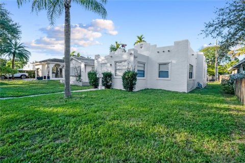 Villa ou maison à louer à Hollywood, Floride: 3 chambres, 133.31 m2 № 1995868 - photo 9