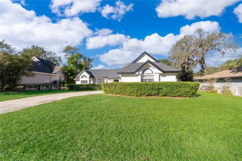 Villa ou maison à vendre à Apopka, Floride: 4 chambres, 215.07 m2 № 2303318 - photo 5