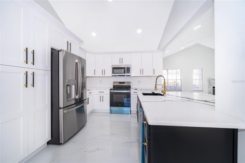 Villa ou maison à vendre à Apopka, Floride: 4 chambres, 215.07 m2 № 2303318 - photo 15