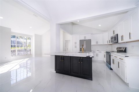 Villa ou maison à vendre à Apopka, Floride: 4 chambres, 215.07 m2 № 2303318 - photo 16